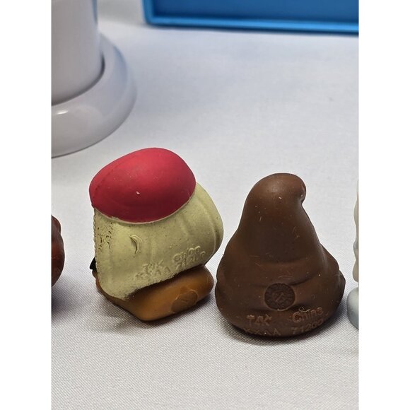 Poopeez Lot Outhouse,Toilet Paper Container, Toilet And Seven Figures - Picture 13 of 16